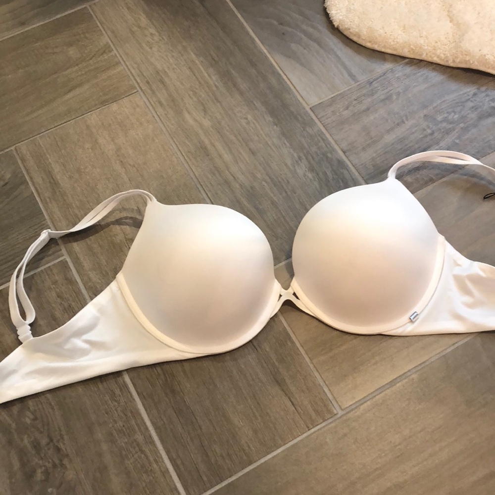 Victoria Secret • Never worn white bra